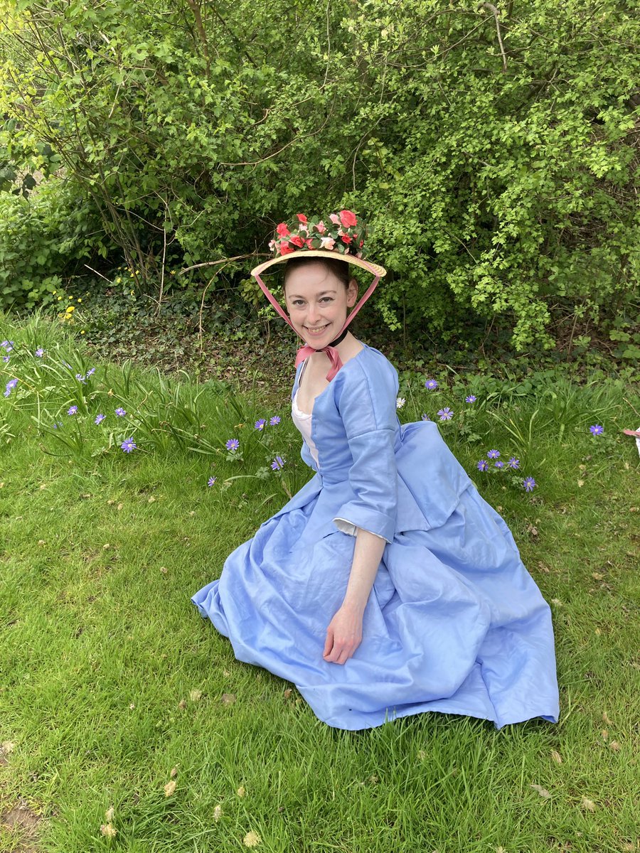 GeorgetteOxford's tweet photo. More photos from our May Day celebrations yesterday #MayDay #MayMorning #MayMorningOxford #Regency #18thCentury #RegencyDance #HistoricalDancing https://t.co/H6m6hDBTgr