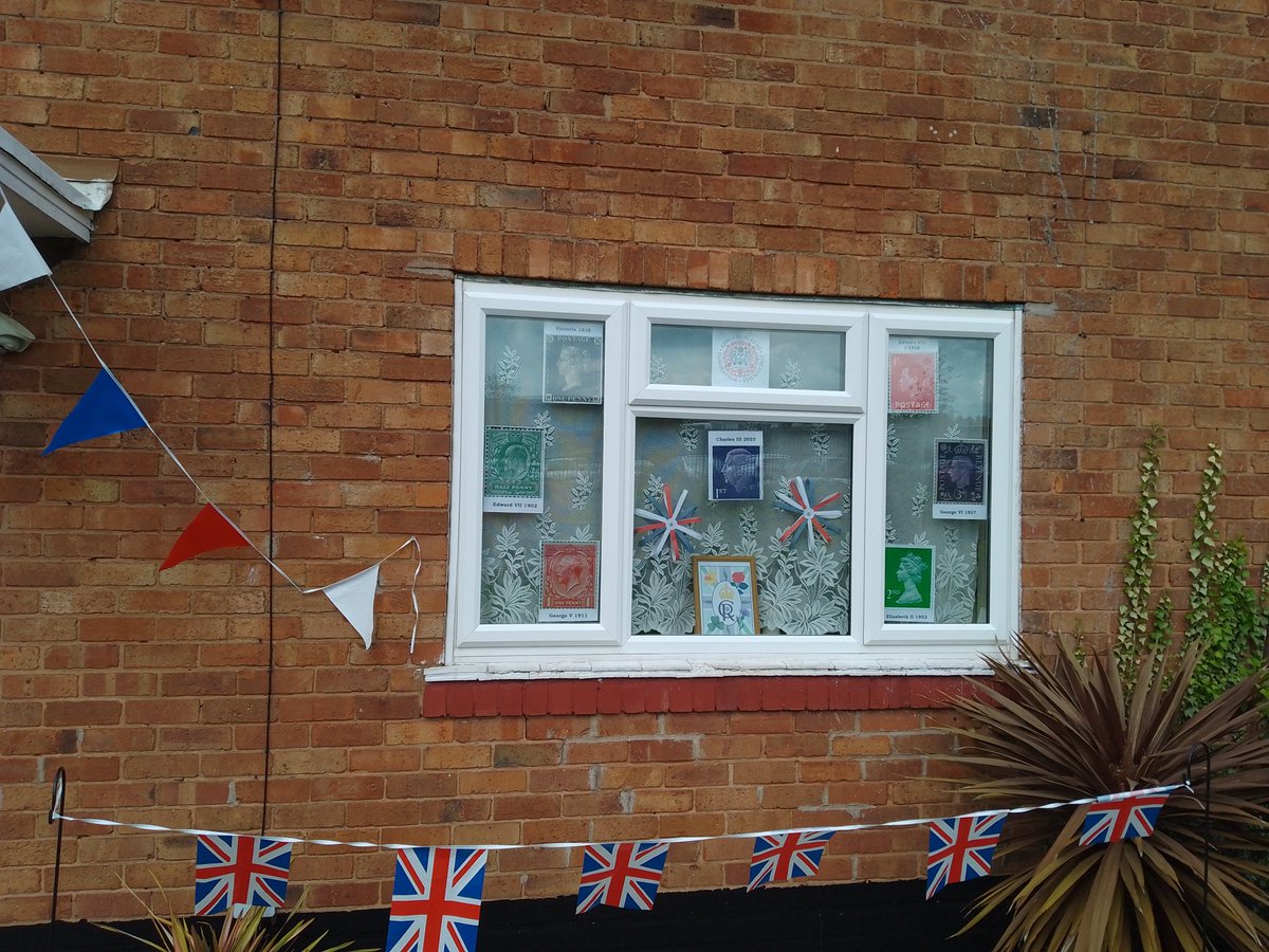 InkpinJenny's tweet photo. We've been busy getting ready for the coronation @HLC_Primary @MrsCaseyHLC @mrscouzens1 @MrsBradshawHLC https://t.co/SJ1j8WX351