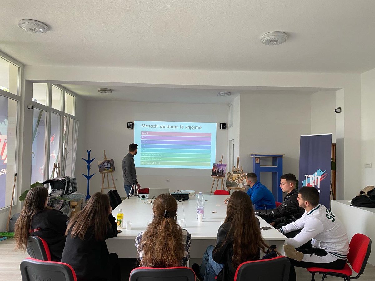raysalbania's tweet photo. 🗣What makes a story worth telling? What are the stories of Kukës? We had a great conversation today W the youth of Kukës - learning video shooting techniques 📽📱! Inspired by their motivation, ideas &amp; energy⚡️Looking forward 2 seeing the final product #storytelling #Youth https://t.co/HUusqwLyaf