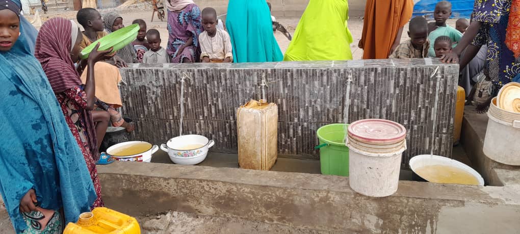 MonClubInt's tweet photo. having fled the area due to insurgency and armed conflict.
Nelson Mandela once said; "it always seems impossible until it's done".
#monclub #Unicef #monclubintervention #humanitarianaid #Unicef_Nigeria #Ngosupport #unicefvolunteer 3/3 https://t.co/xGmYpyf1b9