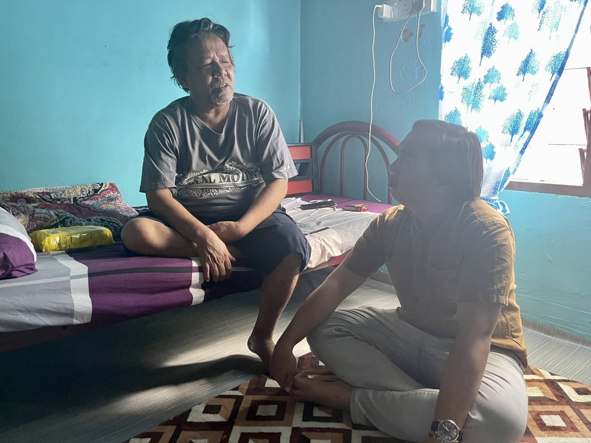MadyasirAB's tweet photo. ZIARAH KASIH AIDILFITRI KAMPUNG SEPAKAT MASAI

Petang tadi (Mei 2, 2023) saya bersama Ketua Kampung Kg. Baru Masai, Tok Indraputra Hj. Ibrahim melakukan Ziarah Kasih ke atas beberapa keluarga memerlukan di sekitar Kampung Sepakat Masai.

[1/3] https://t.co/6mTDjupAu8