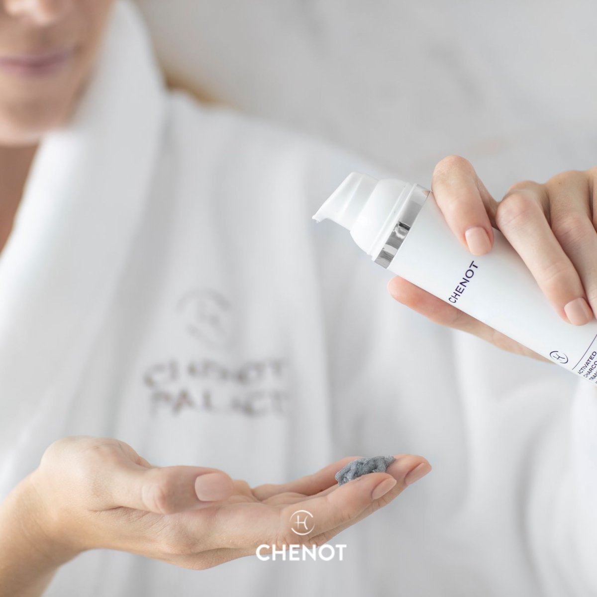 ChenotGroup's tweet image. The formulas of our skincare products are rich in exclusive and highly effective active ingredients that enhance vitality, making the skin healthy, youthful and radiant.

#chenot #chenotmethod #health #healthpromotion #skincare #skinhealth #cosmeceuticals