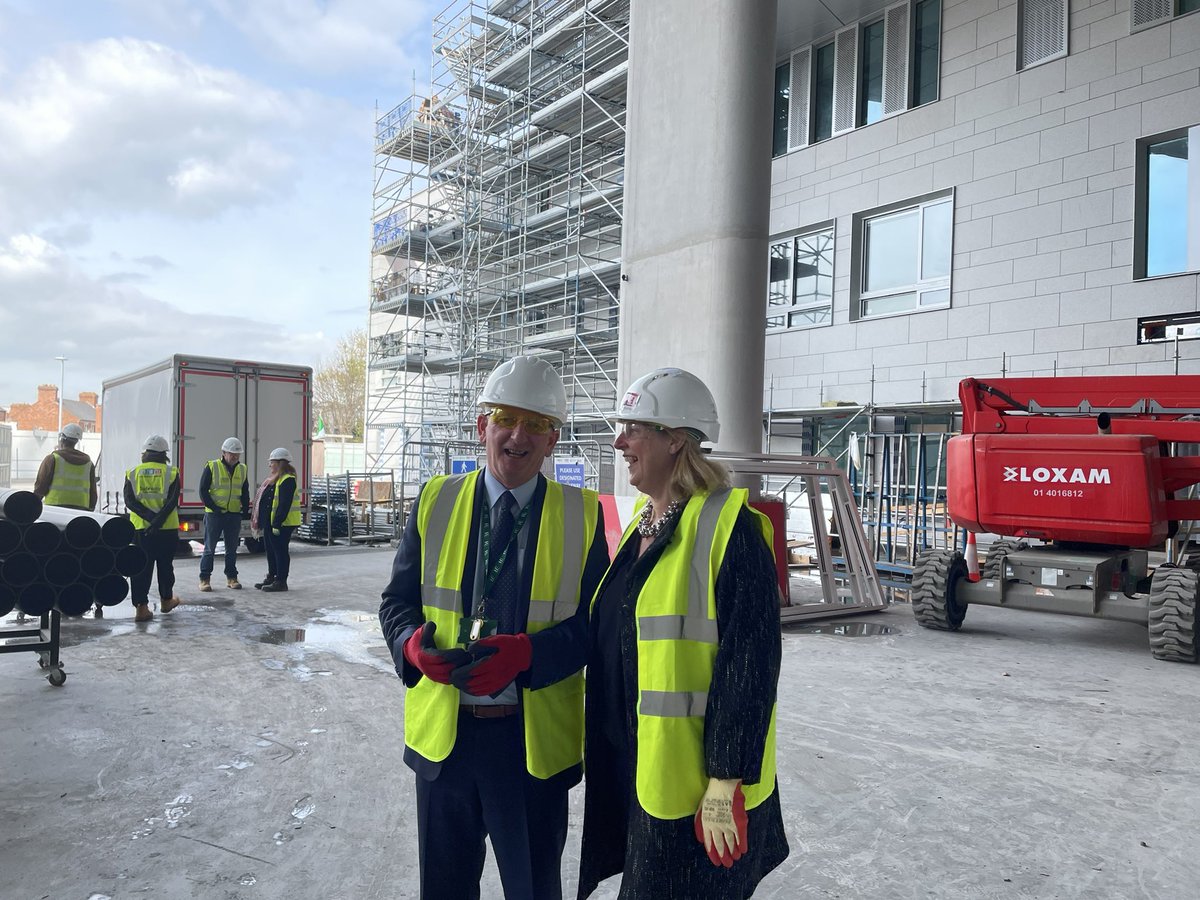 Visit to @nch_info new children’s hospital. Despite setbacks this will when complete deliver for children for decades to come.  Clinical excellence & care will bring this concept to life. @chiatcrumlin @roinnslainte @CHIatTallaght @DonnellyStephen @HSELive #ourchildrenshospital