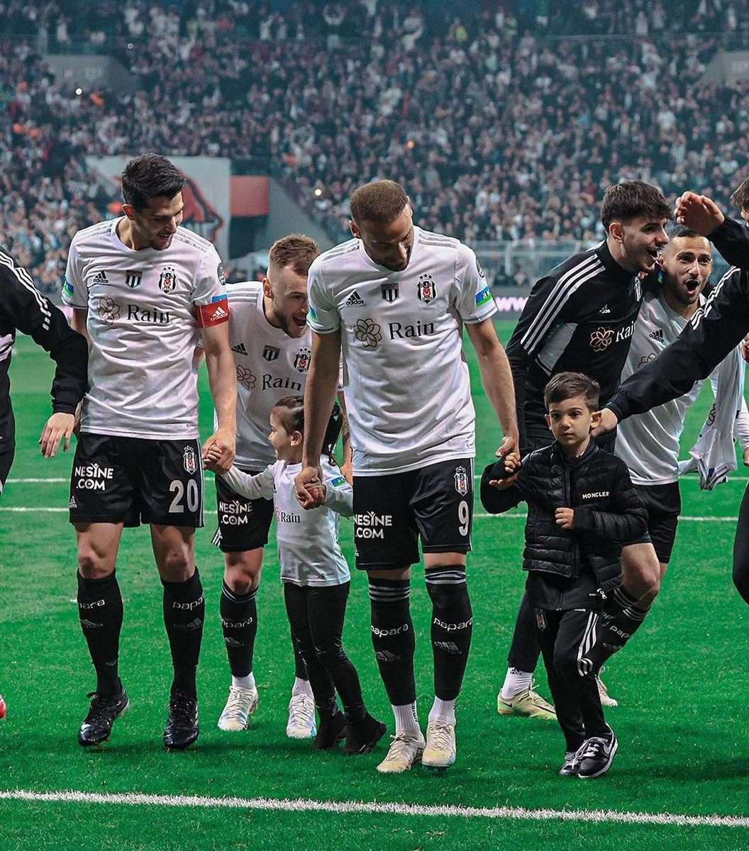 #BeşiktaşAiledir
