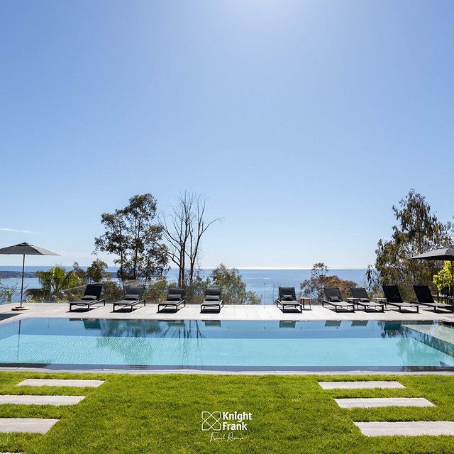EstateNetFrance's tweet photo. Knight Frank French Riviera presents its Newly listed modern property in Super #Cannes, an Exceptional villa with panoramic #seaviews.

REF. 8100 | 📍Super Cannes 
https://t.co/zbQUiqTpRX
. . .
#knightfrank #knightfrankfrenchriviera #kffrenchriviera #frenchriviera #cotedazur https://t.co/InCI5f84aK