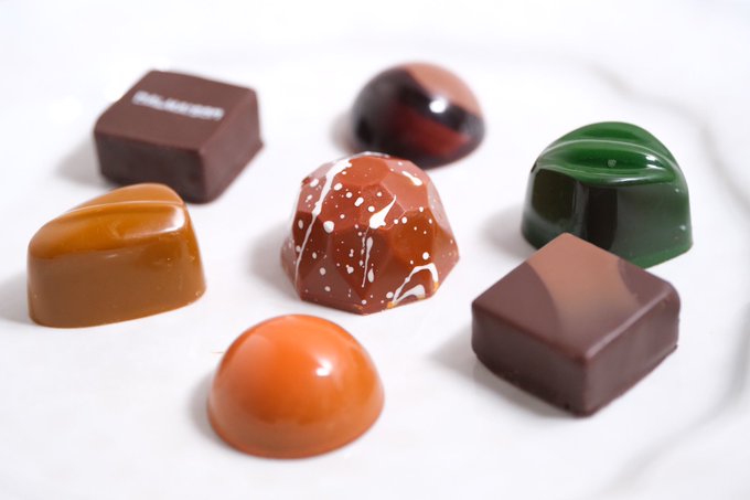 バイブレーションテーブル チョコレート ボンボンショコラ キッチン