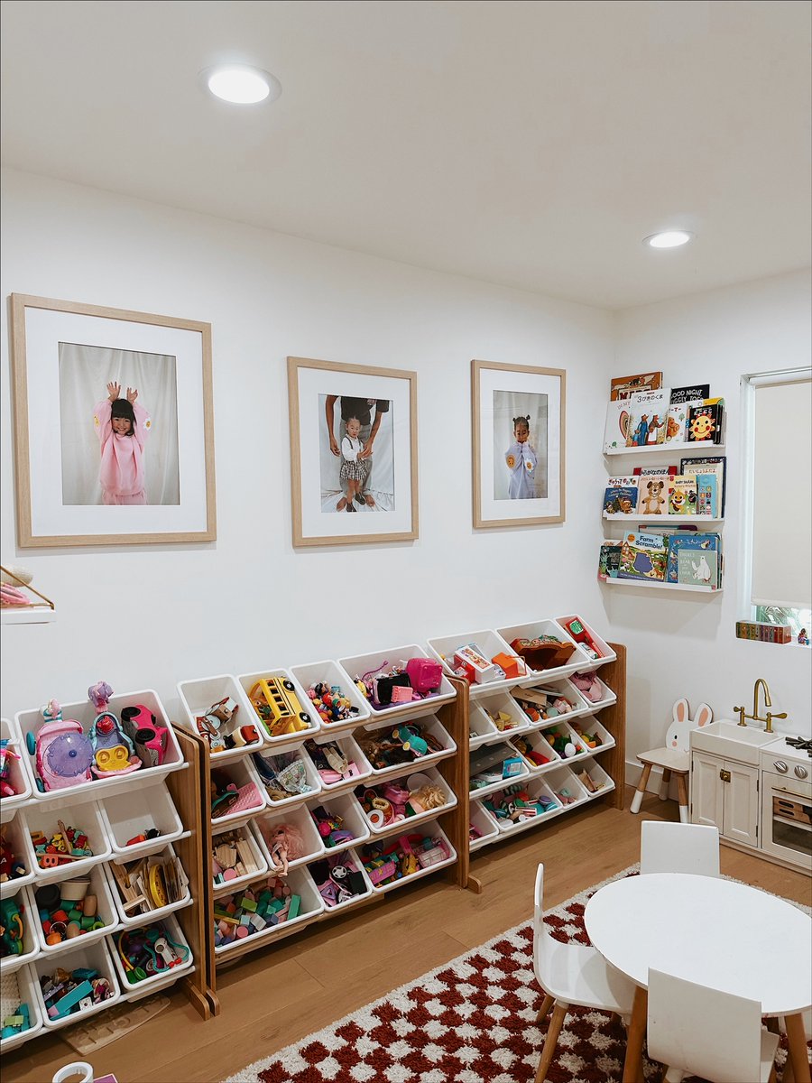 FrameItEasy's tweet image. Happy National Teacher Appreciation Day! 🧑‍🏫 Here's to all the teachers in and out of the classroom! 
Get The Look: frameiteasy.com/26071803021101…
Photo: Haruna @harunayokota
---
#ThankATeacher #classroomdecor #playroomdecor #diyframing