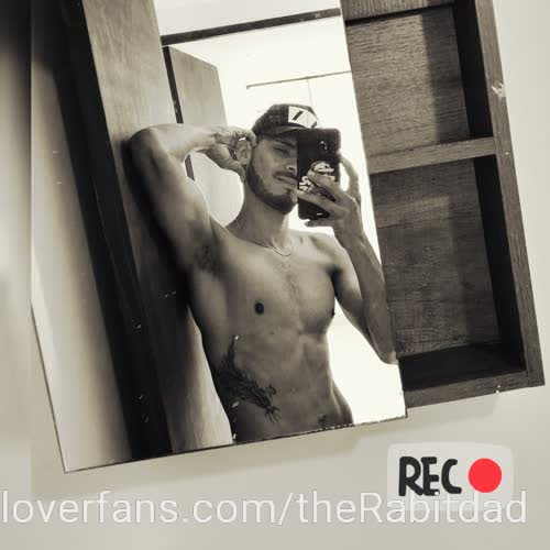 theRabitdad's tweet photo. He publicado un nuevo contenido en Loverfans. Puedes verlo en https://t.co/hU4c3KE0CP https://t.co/lL4hjkcOwS