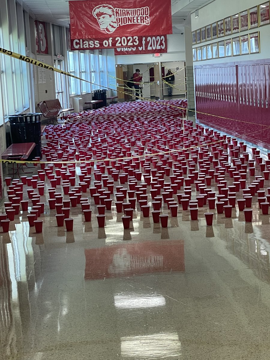 The Seniors pranked the school by leaving 2023 cups in the Senior hallway this morning. Well done!
