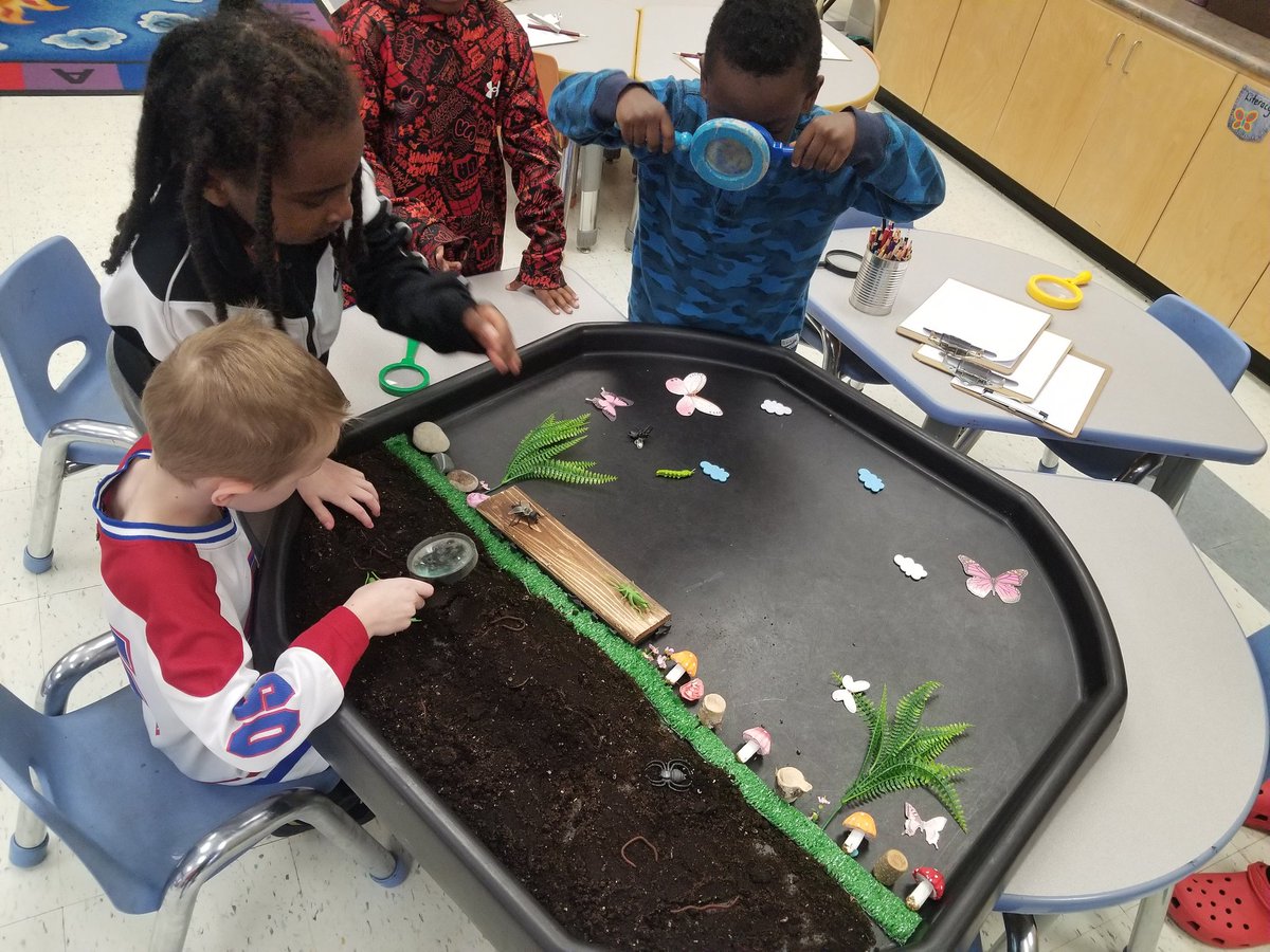 KPASEL1's tweet photo. Today, the KPA friends are investigating bugs on the tuff tray! https://t.co/WgxHhaRs9Q
