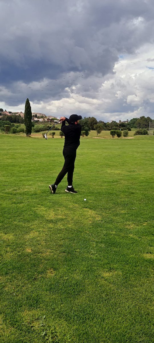 antomalon's tweet image. [My passions] Always combine pleasure and learning! #Golf #Chess and #spanishlearning