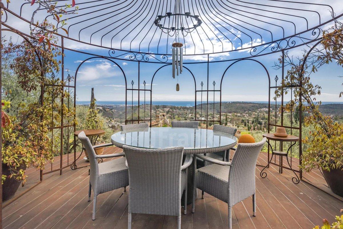 EstateNetFrance's tweet photo. Indeed charm and serenity are guaranteed for this #stonehouse with a #panoramic sea view

REF. 9447
➡️ https://t.co/DMCVq5IMP4
. . .
#knightfrank #knightfrankfrenchriviera #kfhomes #lifeatknightfrank #realestate #FrenchRiviera #CotedAzur https://t.co/KjkPLrLIw1