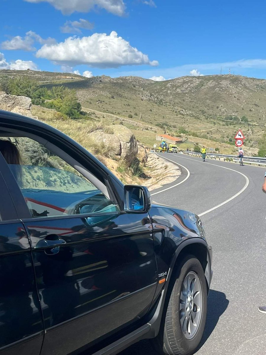 El circuito de carreras que se ha convertido ese puerto. No me extraña nada. #Ávila Puerto de Navalmoral. Pocas cosas pasan. <a href="/DGTes/">Dir. Gral. Tráfico</a> <a href="/Avila_Gob/">Subdelegación del Gobierno en Ávila</a>