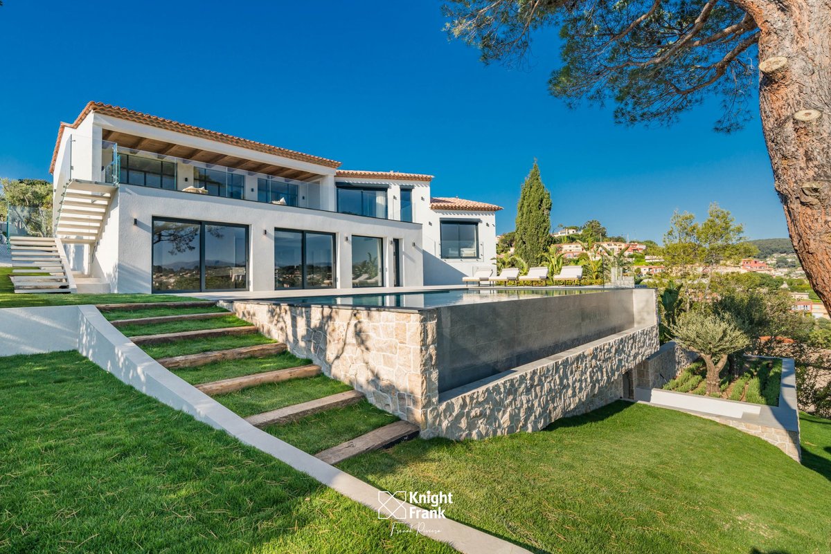 EstateNetFrance's tweet photo. For sale with Knight Frank French Riviera, presenting our newly listed luxury home in Cannes

REF. 8778 | 📍Super Cannes
https://t.co/CmLvv7fLWh
. . .
#knightfrank #knightfrankfrenchriviera #kffrenchriviera #lifeatknightfrank #frenchriviera #cotedazur https://t.co/mtBYypffOR
