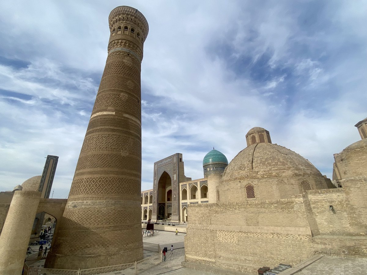 billkralovec's tweet photo. Awe inspiring historical architecture in the Silk Road cities of Samarkand and Bukhara. #Uzbekistan #CEESA https://t.co/BnozQ8fiCK