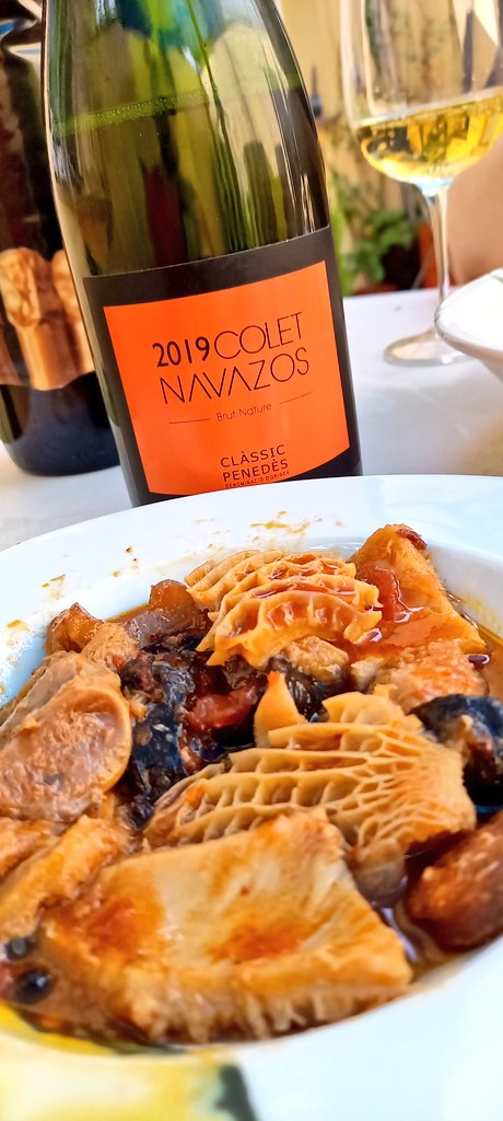 Para la segunda tanda hemos hecho caso a <a href="/sibaritastur/">Sibaritastur (Jorge)</a>. Ni que decir tiene que mi señora está cerca de la perfección con los callos.