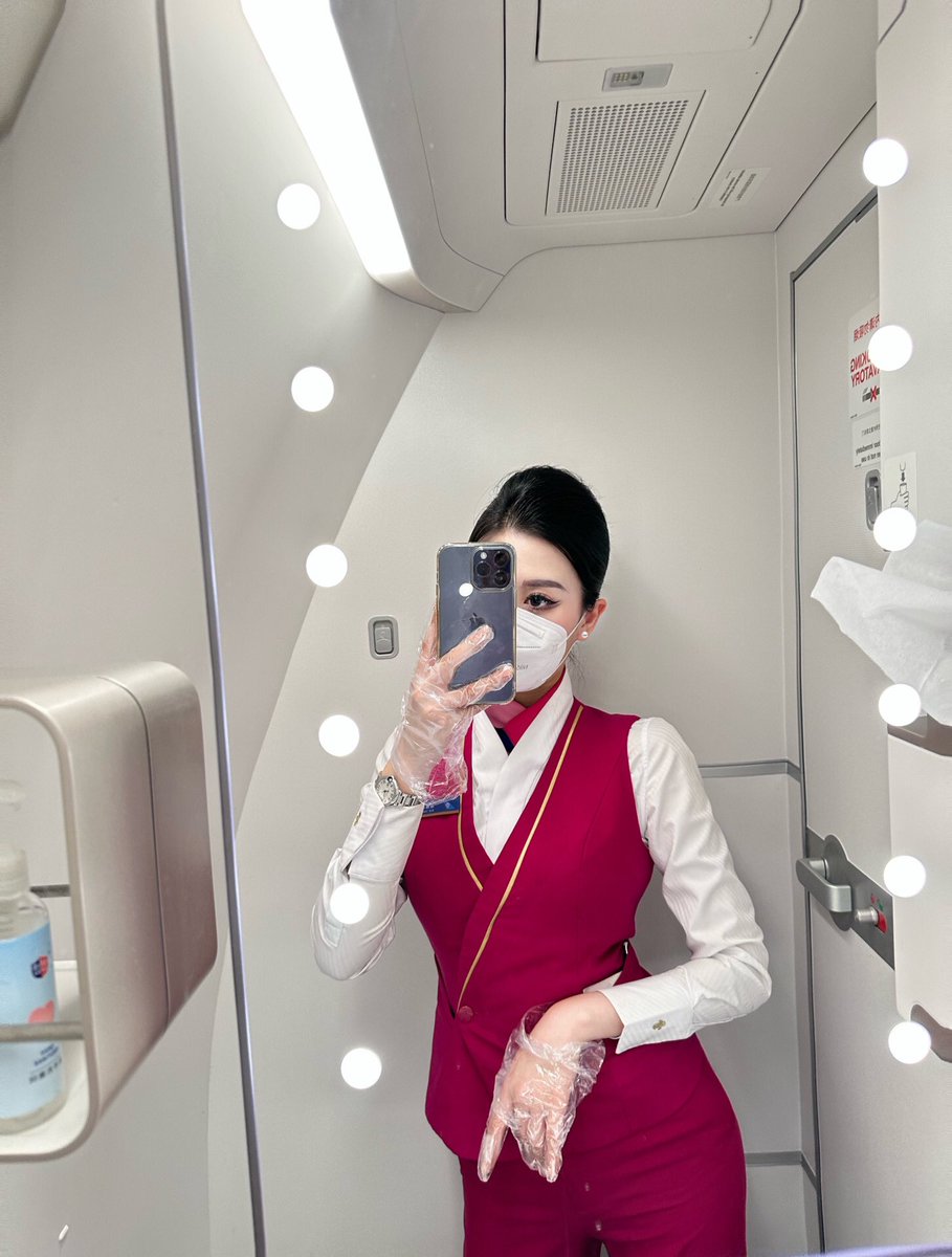 xiaokeya66's tweet photo. 生活不在别处，当下即是全部 
#南航空姐 #空姐约炮  #空姐外围  #空姐兼职 https://t.co/H5a8AFXIVd