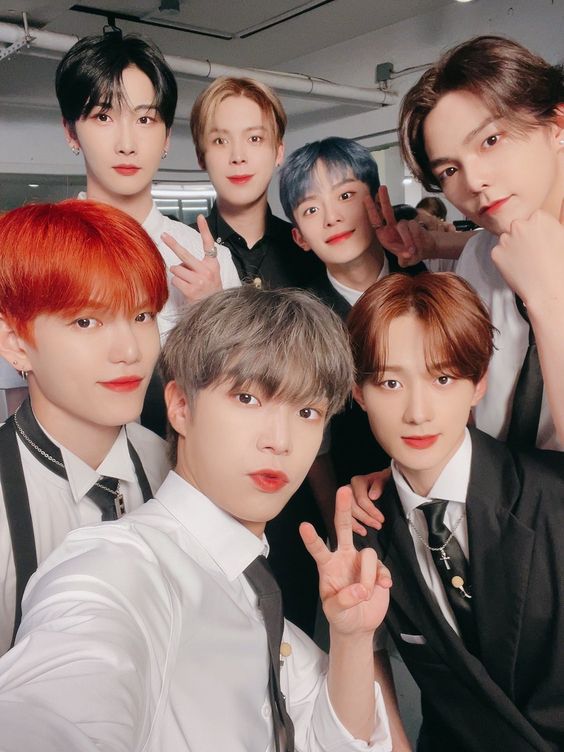 ╰☆ Так як у #VERIVERY скоро камбек, пропонуємо Вам познайомитись з ними!

З нас тред-знайомство з 7 чудовими хлопцями, з Вас - лайк і ретвіт. 

Домовились? :) Будемо дуже вдячні!