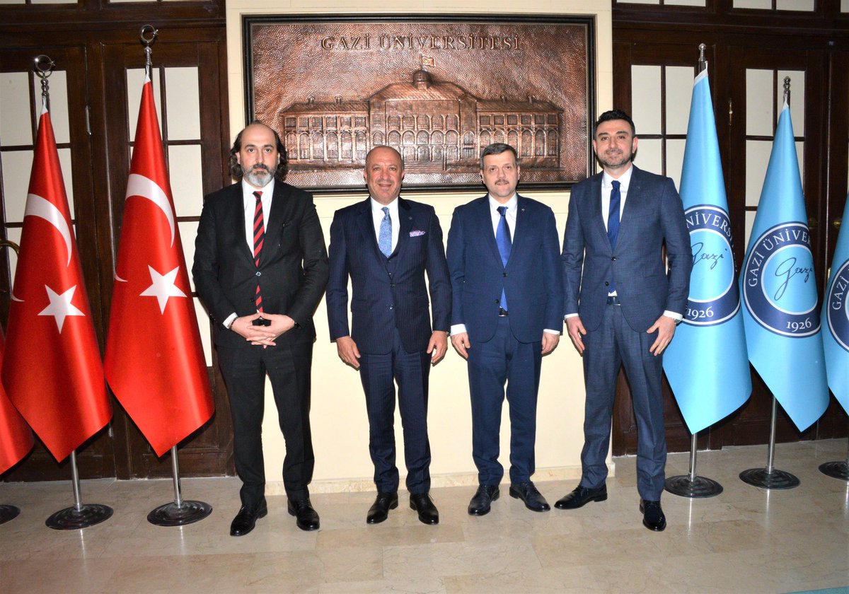 Ankara Sanayi Odası Başkanı <a href="/seyit_ardic/">Seyit Ardıç</a> , Gazi Üniversitesi Rektörü Prof. Dr. Musa Yıldız’ı ziyaret etti. Ekonomi Müşaviri Prof. Dr. Murat Çetinkaya’nın da yer aldığı ziyarette üniversite-sanayi işbirliği konularında yürütülecek ortak projeler hakkında istişarelerde bulunuldu.