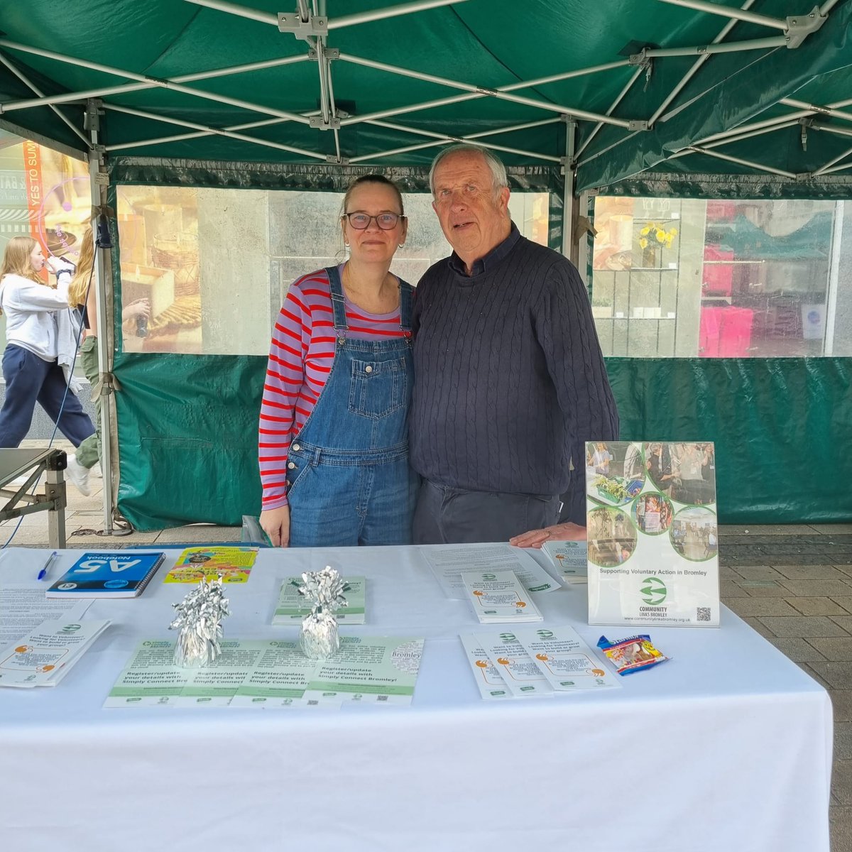 CommLinksBrom's tweet photo. Lovely time at Sunday's High Street Fest at #bromley  @LBofBromley  It was great to have the opportunity to promote Community Links Bromley &amp; talk to people about the great #volunteering opportunities available in Bromley. #projecthighstreet #community @mytimeactive @MagpieDance https://t.co/1R9dum7K2V