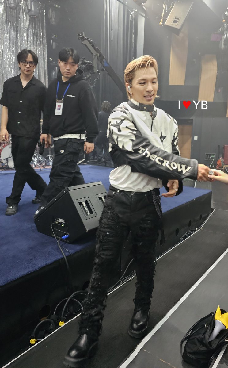 URTHESUN's tweet photo. 230502 태양 | 스페이스 공감

동영배 댕미쳐버린 날🔥🔥🔥

@Realtaeyang #태양 #TAEYANG https://t.co/9TEOjSYRwV
