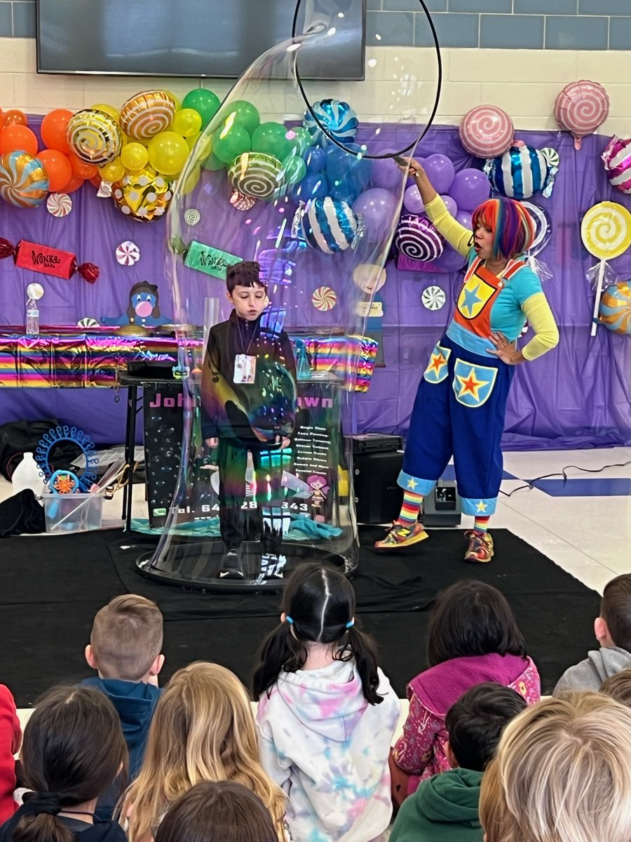 caputoteach's tweet photo. Theme Day Sicomac was amazing!! Charlie and the Chocolate Factory made us smile all day long! Thank you to our amazing PTO! @WPSSicomac #bubbles` https://t.co/w6uzindNDU