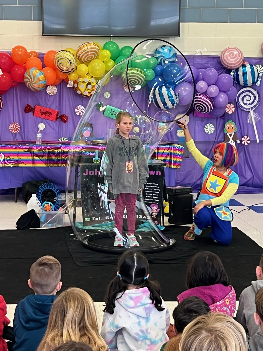 caputoteach's tweet photo. Theme Day Sicomac was amazing!! Charlie and the Chocolate Factory made us smile all day long! Thank you to our amazing PTO! @WPSSicomac #bubbles` https://t.co/w6uzindNDU
