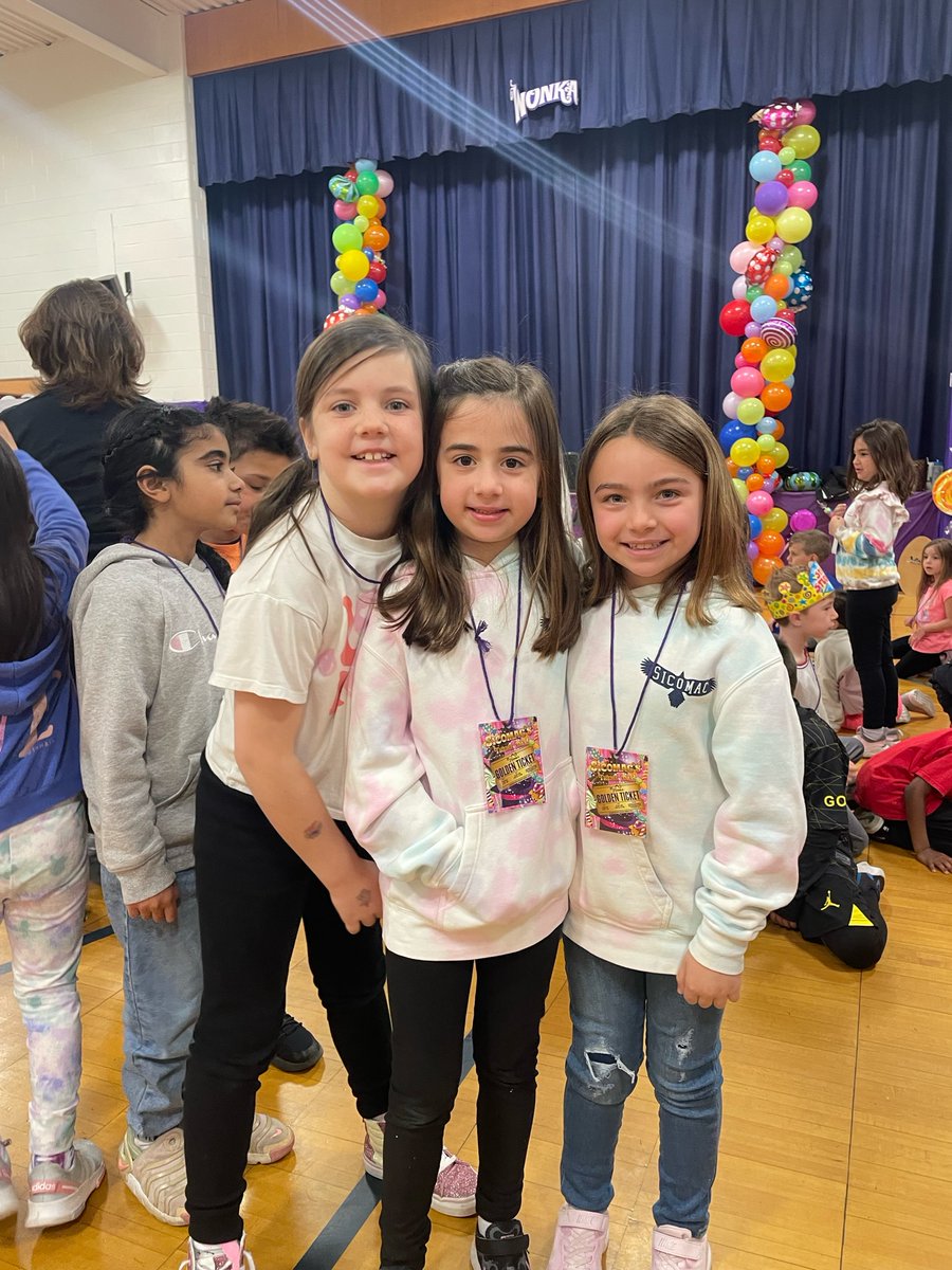 caputoteach's tweet photo. Theme Day Sicomac was amazing!! Charlie and the Chocolate Factory made us smile all day long! Thank you to our amazing PTO! @WPSSicomac #madscience https://t.co/fCiAhjRHwM