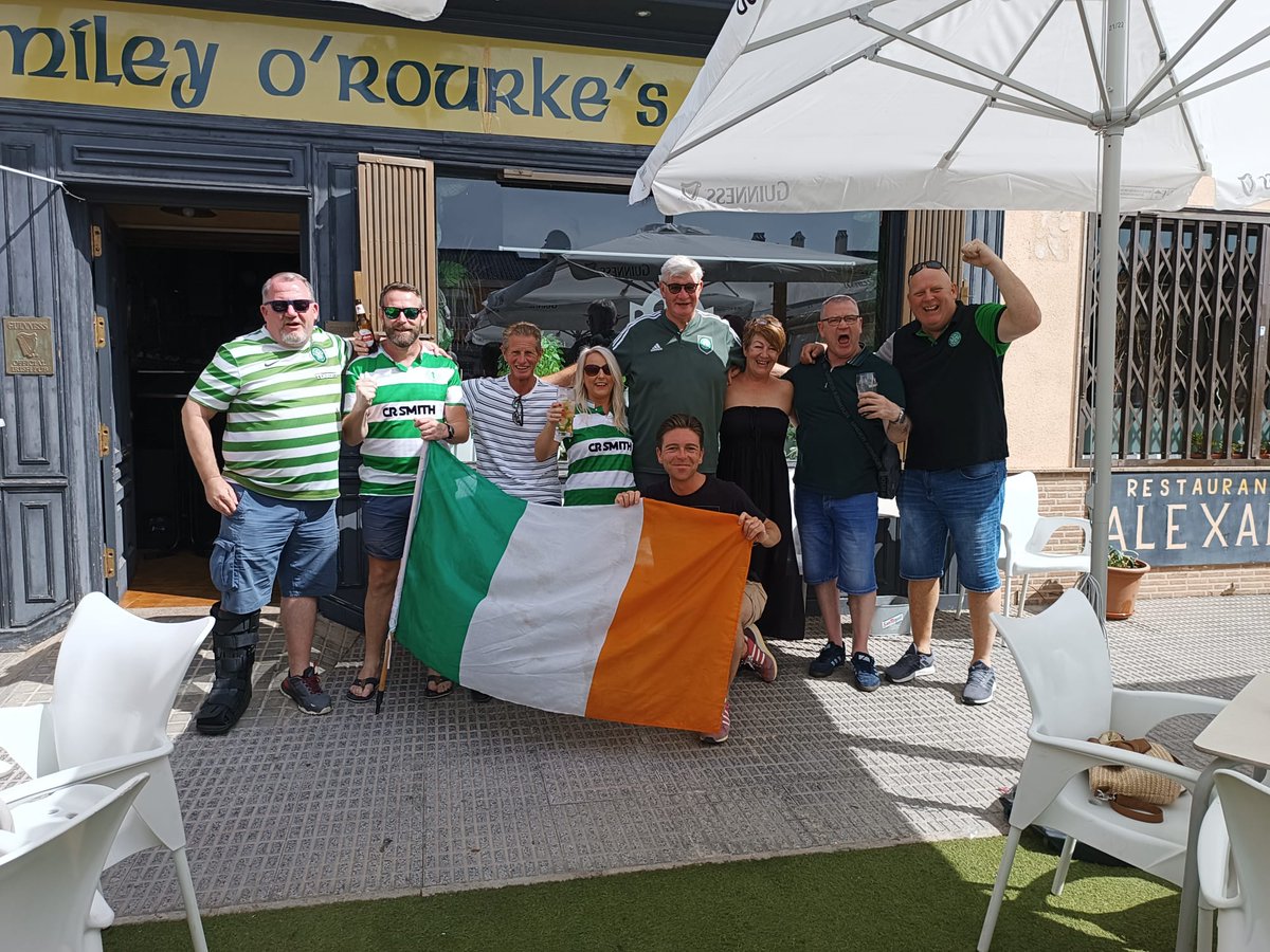Great day Sunday at Miley-O'Rourke's. C'mon the Hoops 🍀🇮🇪🍀