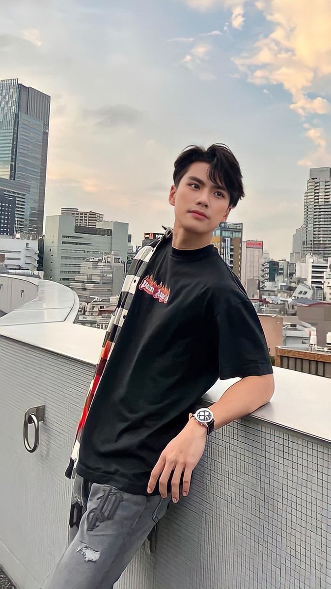aurigasenna's tweet photo. —— OhmNanon AU 🔞 ——

• Batal Kencan 

Rencananya mau ngedate keluar, tapi kalo dipikir-pikir enak dirumah aja gak sih? https://t.co/5RlrxmfgjJ
