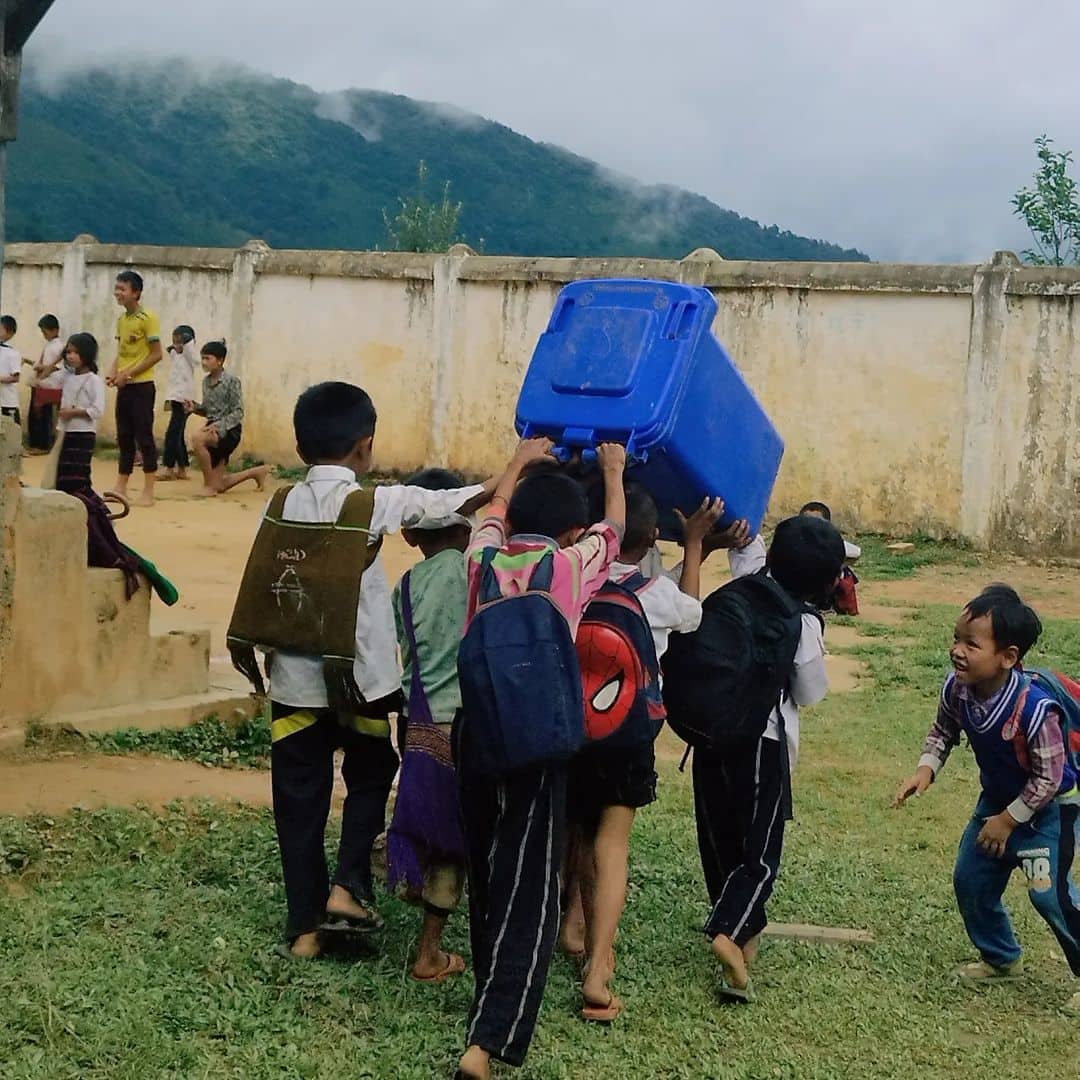 ZTAOMyanmarFans's tweet photo. On this #HappyZTAODay, Myanmar Hailangs contributed about 5,000 USD with

🌊Z.TAO Scholarship for 300 underprivileged students 
🌊A school building for 30+ students
🌊Meal donations for 1500 people

Nearly 2,000 people have benefited under #ZTAO's name today

#HuangZitao #黄子韬 https://t.co/fy9MfIbPdo
