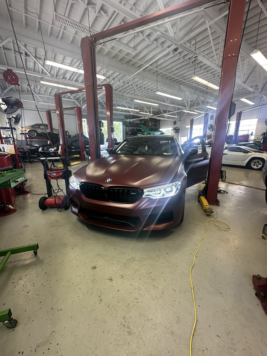 TechRivas's tweet image. This m5 came in this morning running like dodo I found one of the dme connectors not connected. Plugged it in test drove 0 faults and runs great. Am I being pranked? 🤨