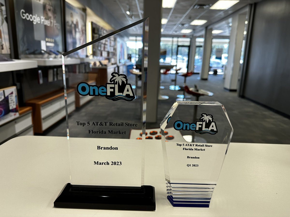 Joseph_May1FLA's tweet photo. #TeamDomin8 #Staymodeste #OneFLA  #LifeAtATT @NicoleKHinojosa @_tayloralisonxo https://t.co/ZJMhrloKe3