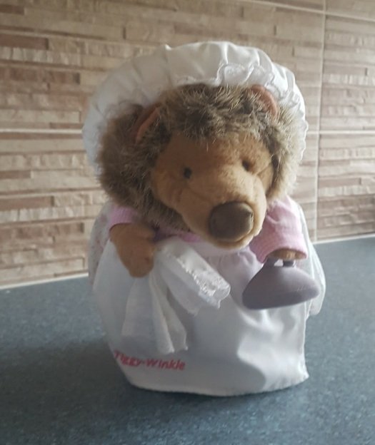 GillH1973's tweet image. As it's #HedgehogAwarenessWeek Mrs Tiggy-Winkle is returning again to remind everyone to look out for, care for and respect her cousins who live outside and who don't do any ironing😃❤🦔🦔🦔🦔🦔🦔
@HedgehogCabin @hedgehogsociety @DrAmirKhanGP @Hedgehogfriend3