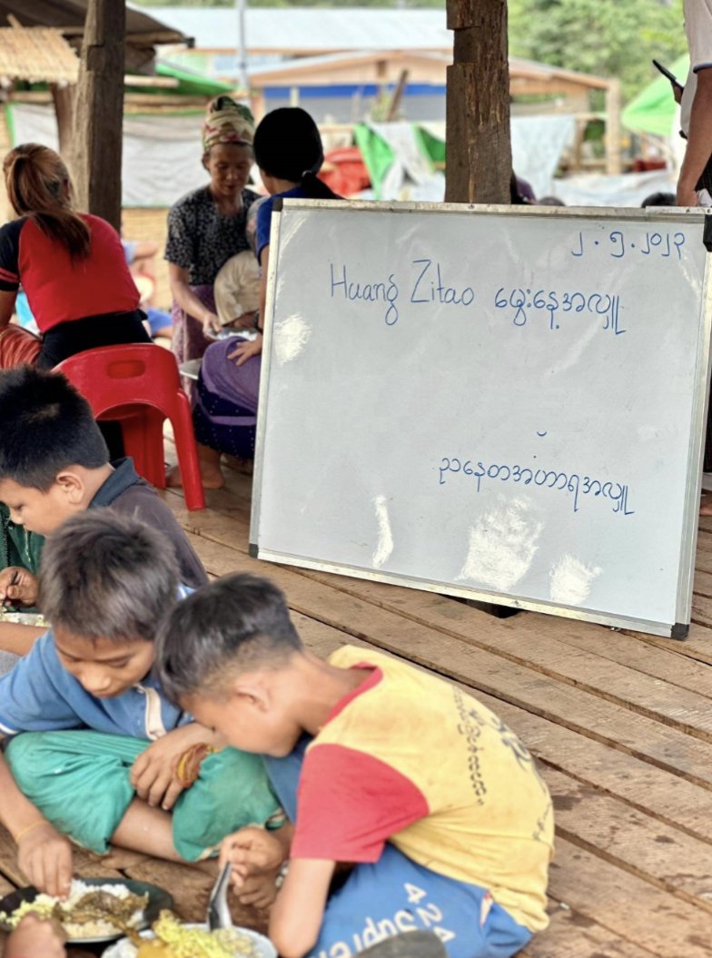 ZTAOMyanmarFans's tweet photo. On this #HappyZTAODay, Myanmar Hailangs contributed about 5,000 USD with

🌊Z.TAO Scholarship for 300 underprivileged students 
🌊A school building for 30+ students
🌊Meal donations for 1500 people

Nearly 2,000 people have benefited under #ZTAO's name today

#HuangZitao #黄子韬 https://t.co/UzKiOMRXys