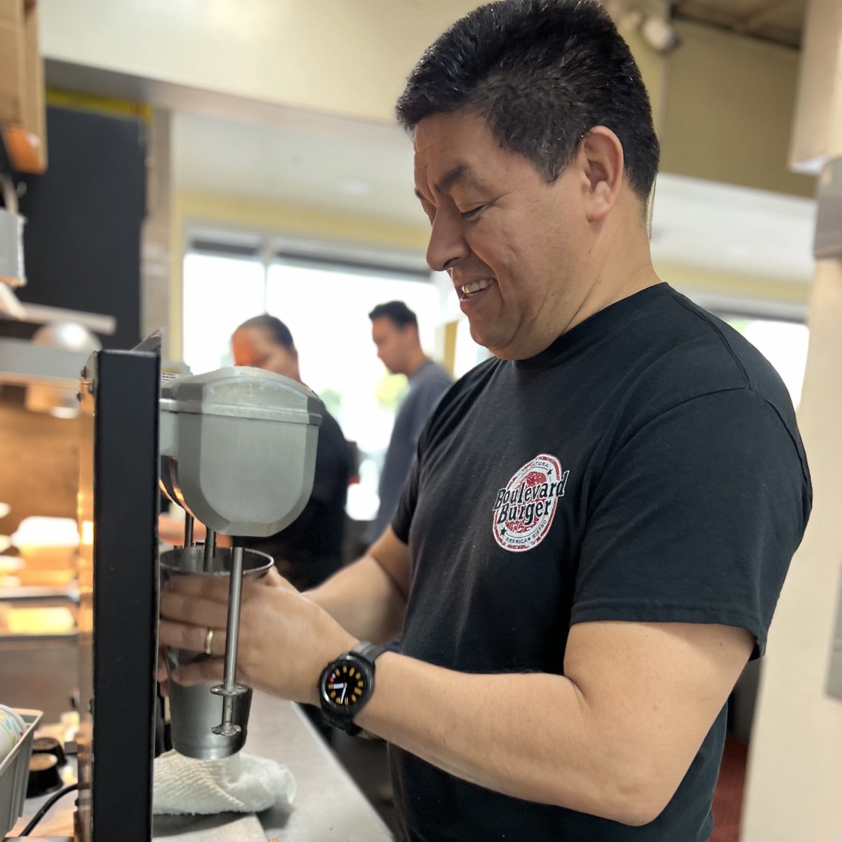 posspecialists's tweet image. Boulevard Burger in Castro Valley, CA 🍔 
A Diner serving classic sandwiches, salads &amp;amp; shakes plus local wine &amp;amp; beer in a retro-style setup. 
Heartland Restaurant makes ordering your lunch online at @BlvdBurgerCV a breeze!

#PosSpecialists
#AlwaysLocal
#heartlandhpy
#BlvdBurgerCV