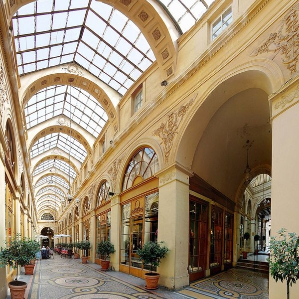 This beautiful Parisian gallery was once home to a notorious criminal turned Private Investigator who inspired the likes of Victor Hugo, Edgar Allan Poe and Honore de Balzac.

Find out more in our blog post: citydays.com/places/galerie…

#Paris #GalerieVivienne #Crime #VictorHugo