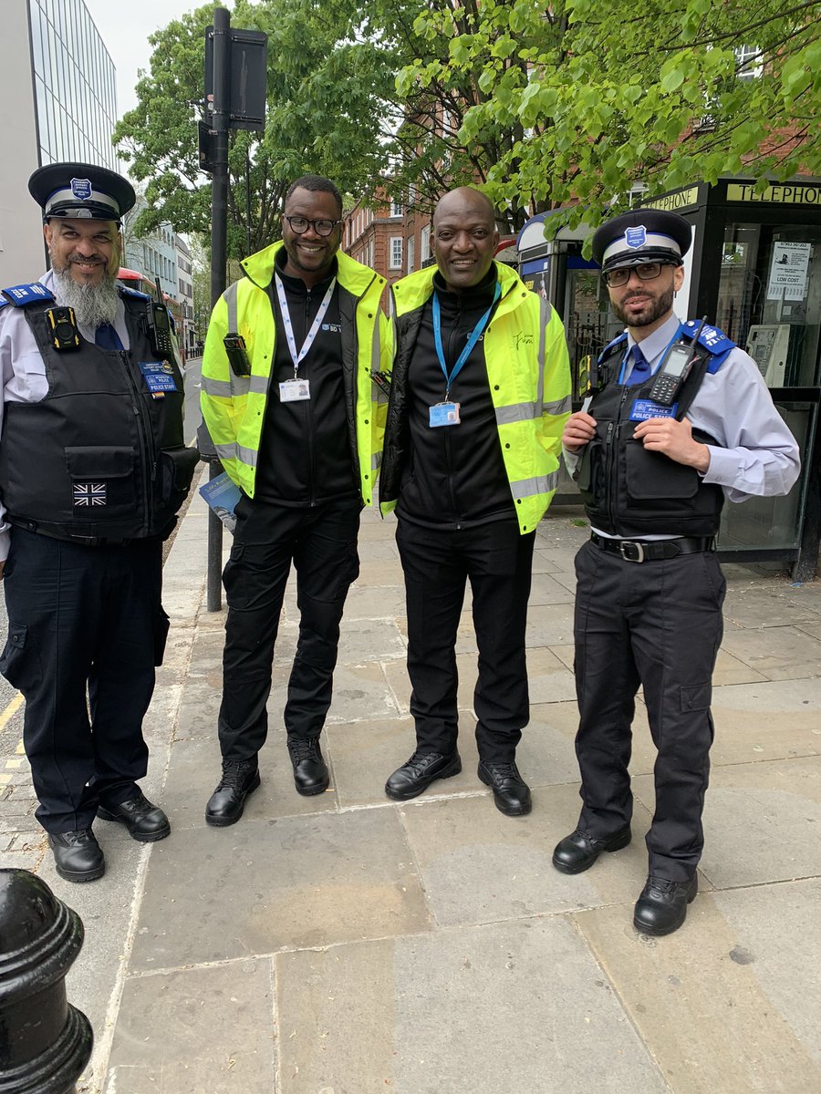 Fulham Safer Neighbourhood Team and Discover Fulham Business Improvement District Street Ambassadors all keeping Fulham safe @MPSFulhamBrdway @DiscoverFulham #fulham #walhamgreen #fulhambroadway #london