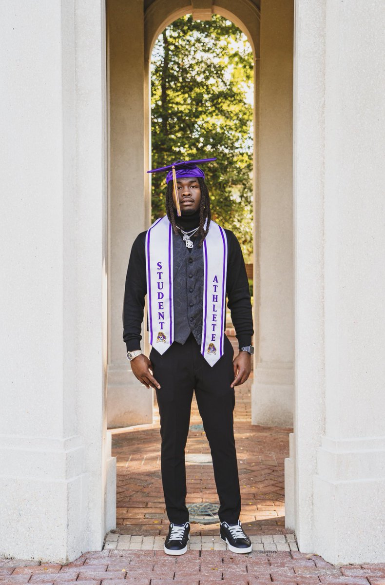 juanpowell23's tweet photo. Really Going to be the very first in my family to graduate . This is a blessing without GOD and me praying to him I wouldn’t be where I’m at today.. Im going to continue to pray because I have UNFINISHED business and a goal I have to reach for my son and my family and for myself. https://t.co/mtuhT2YM9N