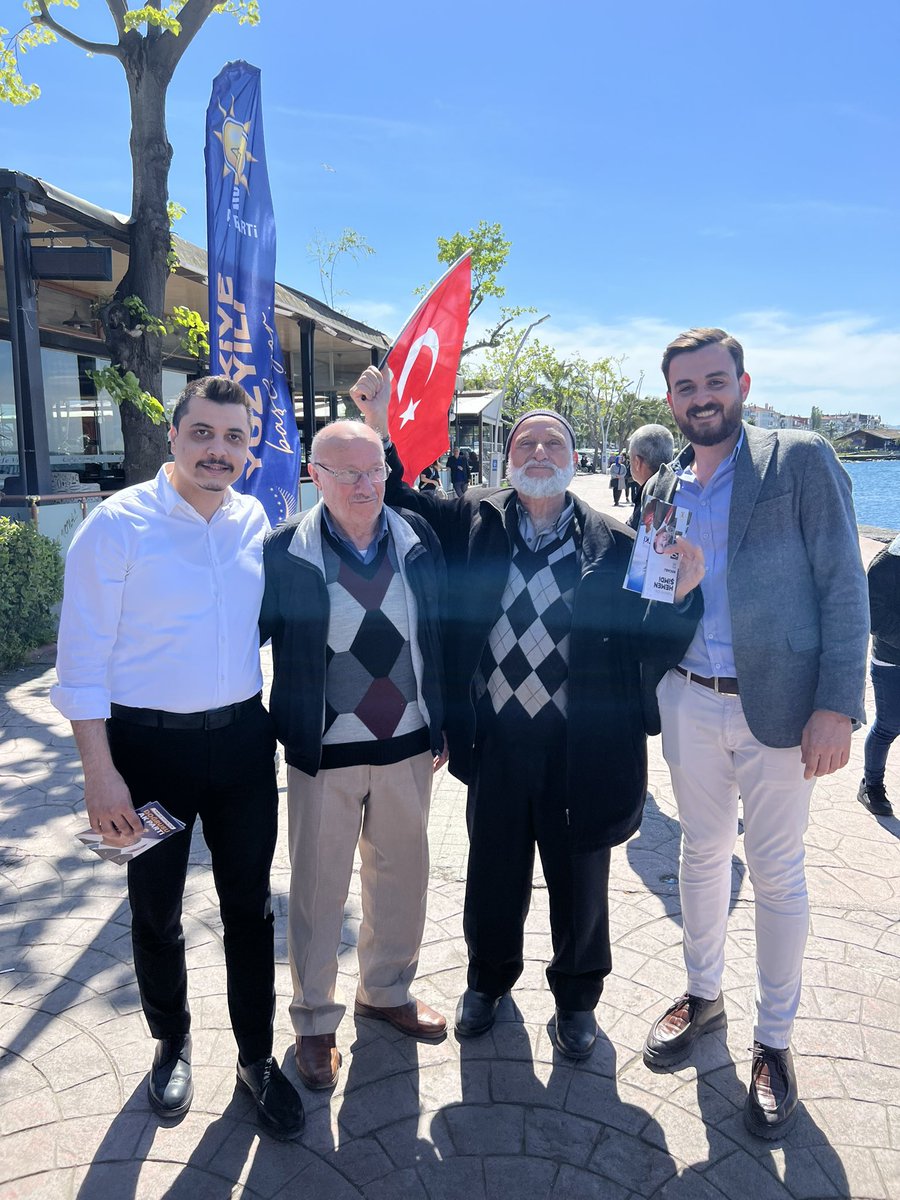 caglayancgty's tweet photo. 📍Karamürsel

7’ den 70’ e gönülden gönüle 🥰 https://t.co/IXgeyN1u7a