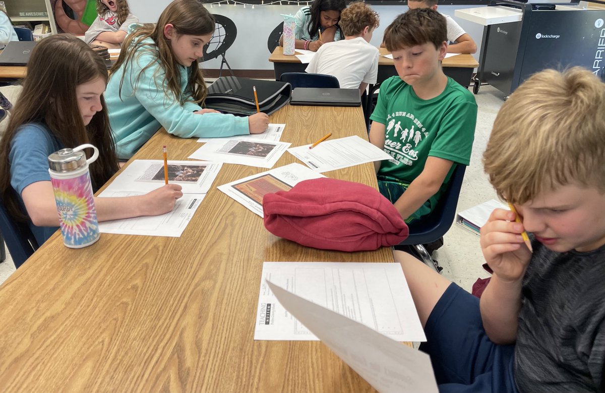 Mrs. Schechter tweet media