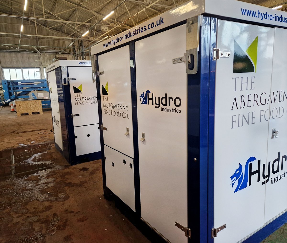 SxSwansea's tweet image. Water treatment unit graphics completed for Hydro Industries &amp;amp; Abergavenny Fine Foods

Give us a call on 01792 797202 and we'd be more than happy to discuss your ideas and come up with a plan of action to get you noticed!!

#selfadhesivevinyl #vinylgraphics #signagesolutions