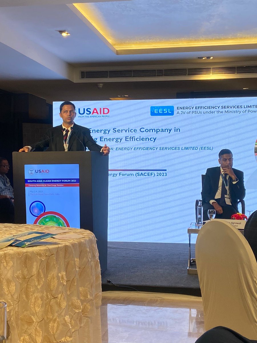 ConvergenceCESL's tweet photo. During the #EEDshow at @usaid_india's #SACEF2023, our Head (Convergence) @Rajneesh_Rana1 highlighted the transformative impact our flagship #cleanmobility initiatives have created - deployment of 2000 #EVs and over 1000 #EVchargers installed across the country. https://t.co/AG8JjMNBqr