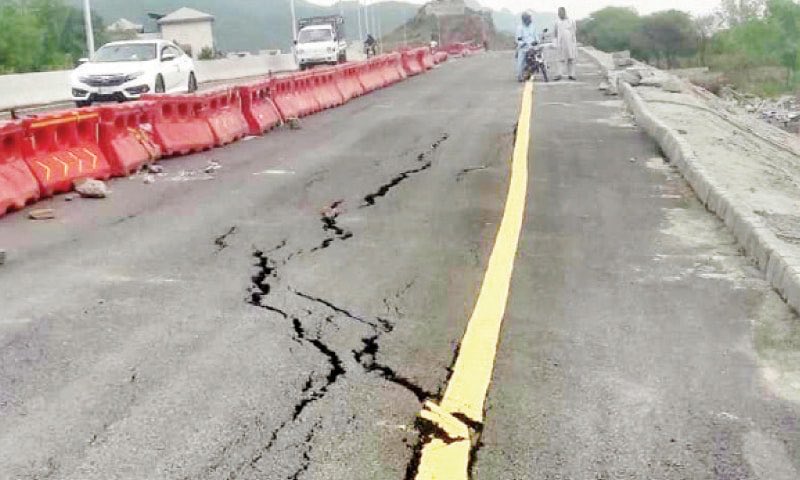 IslamabadViews's tweet photo. Check out the poor construction quality of newly projects IJP Road (Pic 1 &amp; 2), Margalla Avenue (Pic 3) and Bhara Kahu Bypass Project (Pic 4). Who's responsible for these blunders? #Islamabad https://t.co/GpEPMOqikc