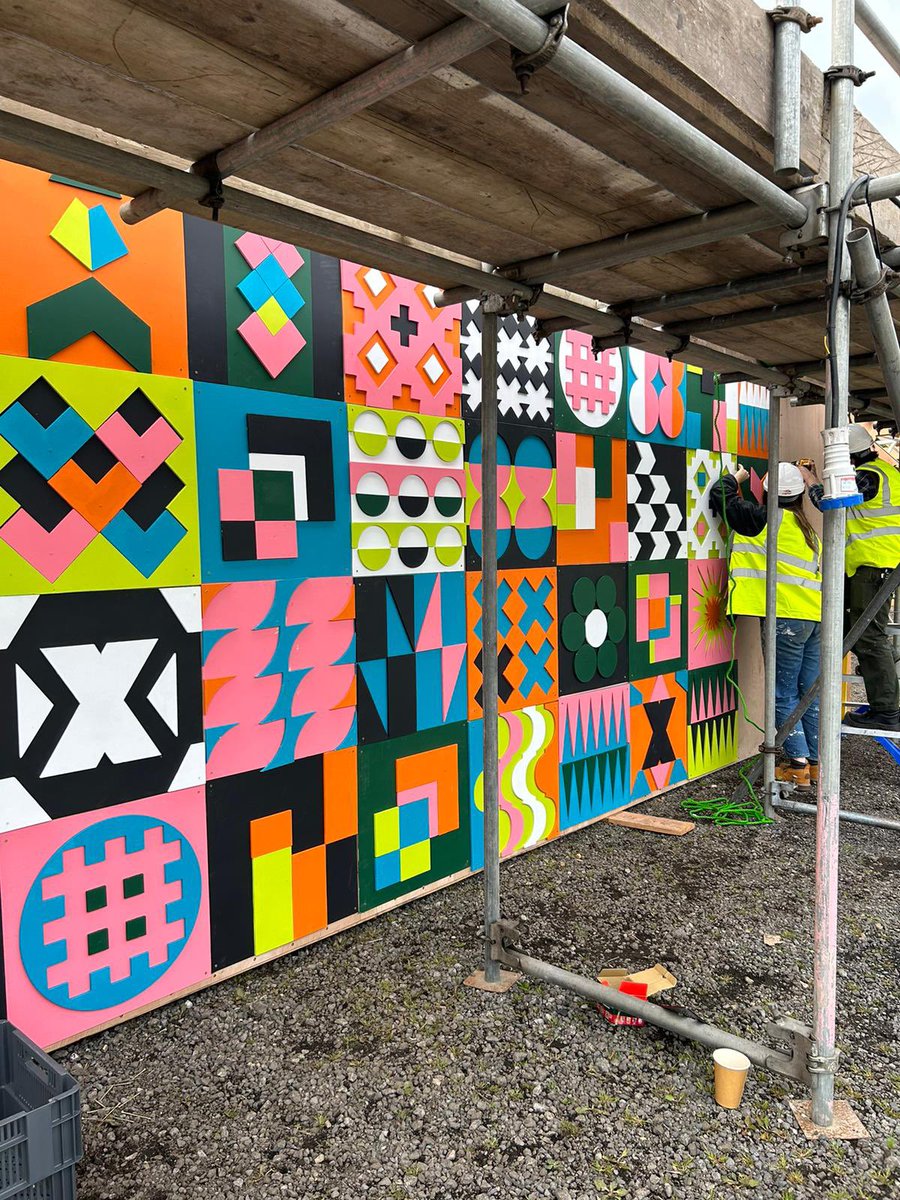 LEEDS_2023's tweet image. The 200 individually unique wall tiles designed by the fantastic Emma Hardaker are currently being fitted to The WOW Barn! 👏

#TheWOWBarn #LEEDS2023