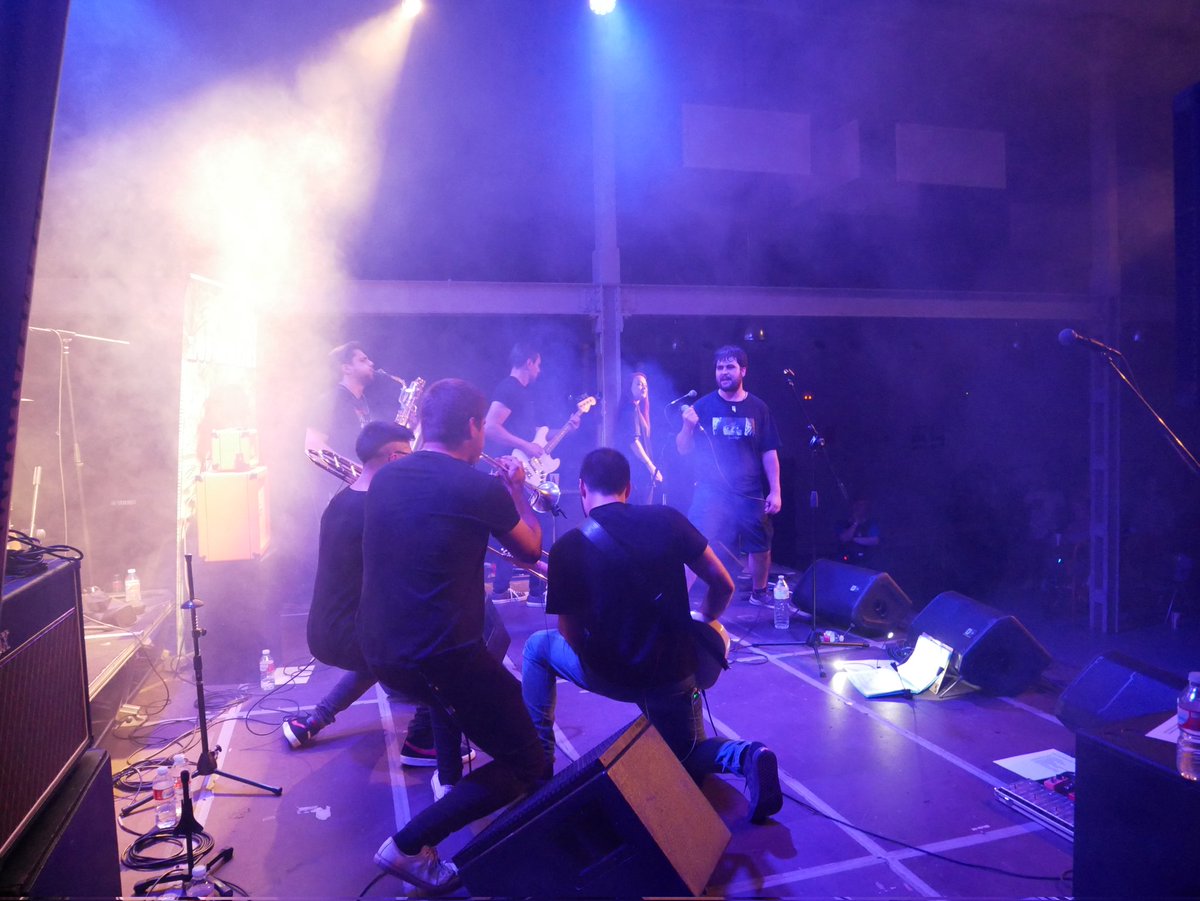 IMPULSA_CyL's tweet photo. El viernes llenamos el @LavaVLL de música y accesibilidad 🎶 🦽 🎸
Muchas gracias a todas las personas 👥 que vinisteis y, sobre todo, a las que lo hicisteis posible 🙏 
Sigamos demostrando que la cultura es de y para todos/as 🙌 
Nos vemos en el próximo #PREDIFEST 🔜💃💫💥 https://t.co/7IdDGSxOgX