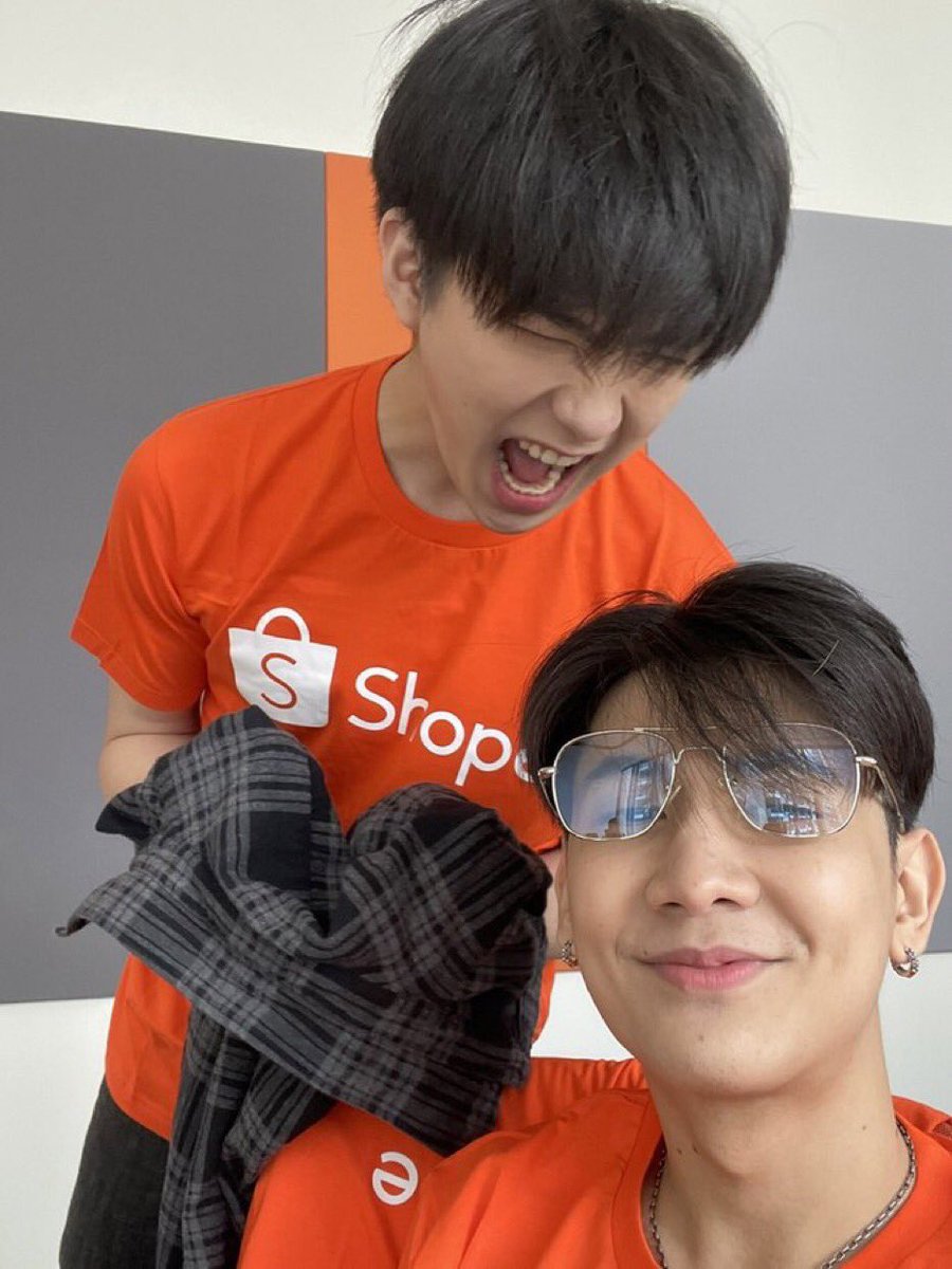 สอมอ🐰 tweet media