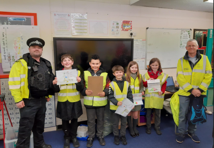 ASPSouthGlos's tweet photo. Cadbury Heath Neighbourhood team teamed up with Cherry Gardens Primary School and the local community speed watch last week, to conducted speed checks and raise awareness around speeding #watchyourspeed #speedchecks https://t.co/8bnzfuPXPs