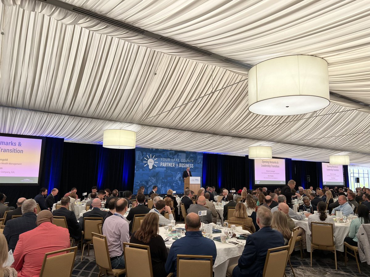 LakeCtyPartners's tweet photo. We’re excited to see our new Board Chair Steve Madden on the stage for his first #LCPBigEvent as MC. Steve is the CEO at @Wintrust Libertyville Bank & Trust. https://t.co/BMXYnDeuwl