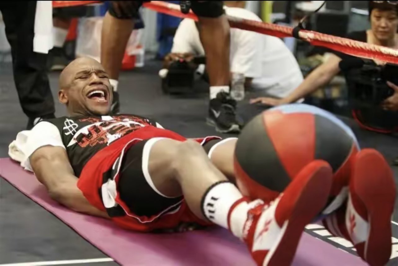 Мейвезер фото с тренировки. Мейвезер тренировка. Флойд мейвезер фото. Флойд мейвезер тренировки. Тренировки и питание флойда мейвезера.